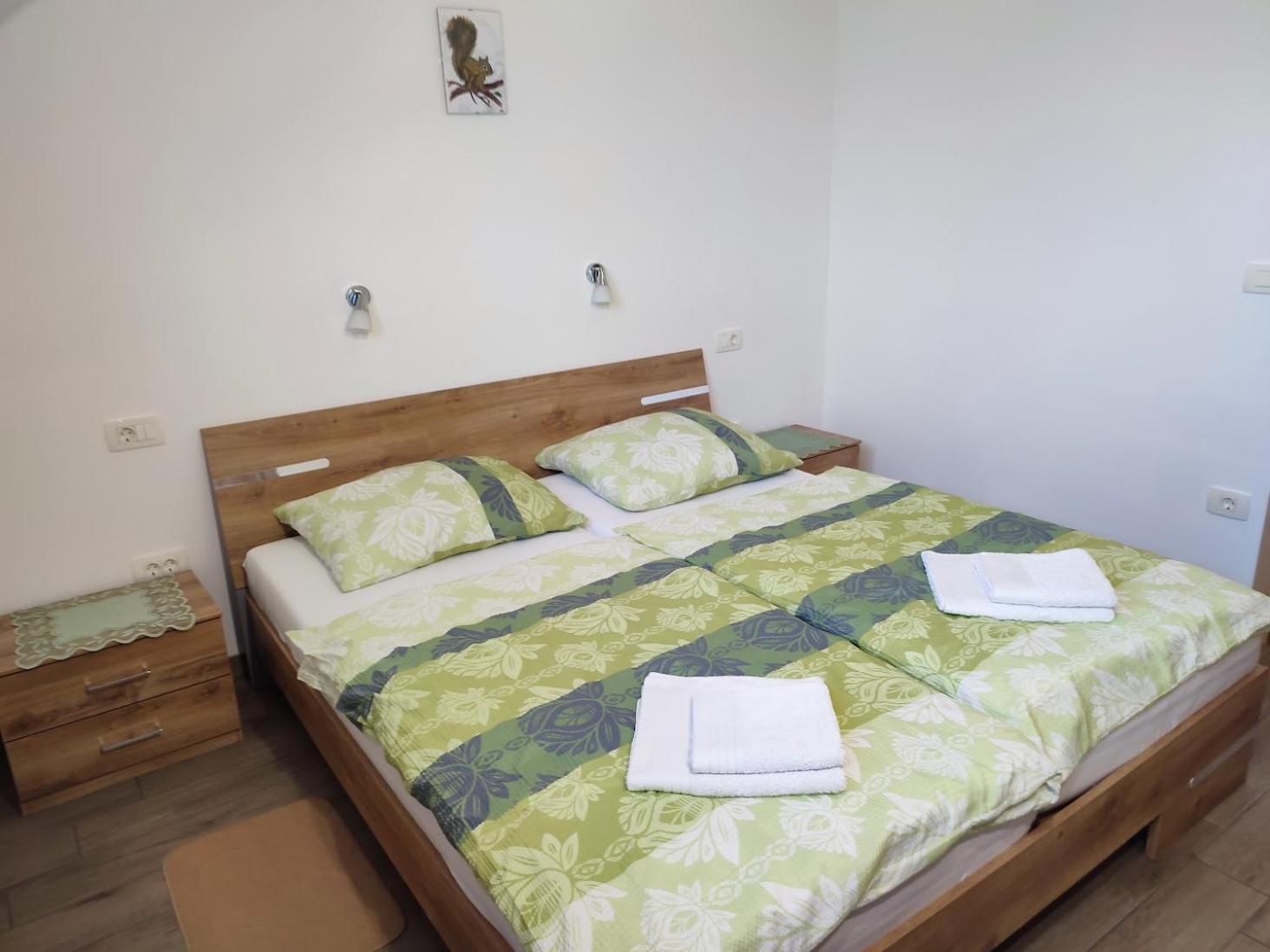 Apartments And Wellness Jelovca Радовлица Экстерьер фото