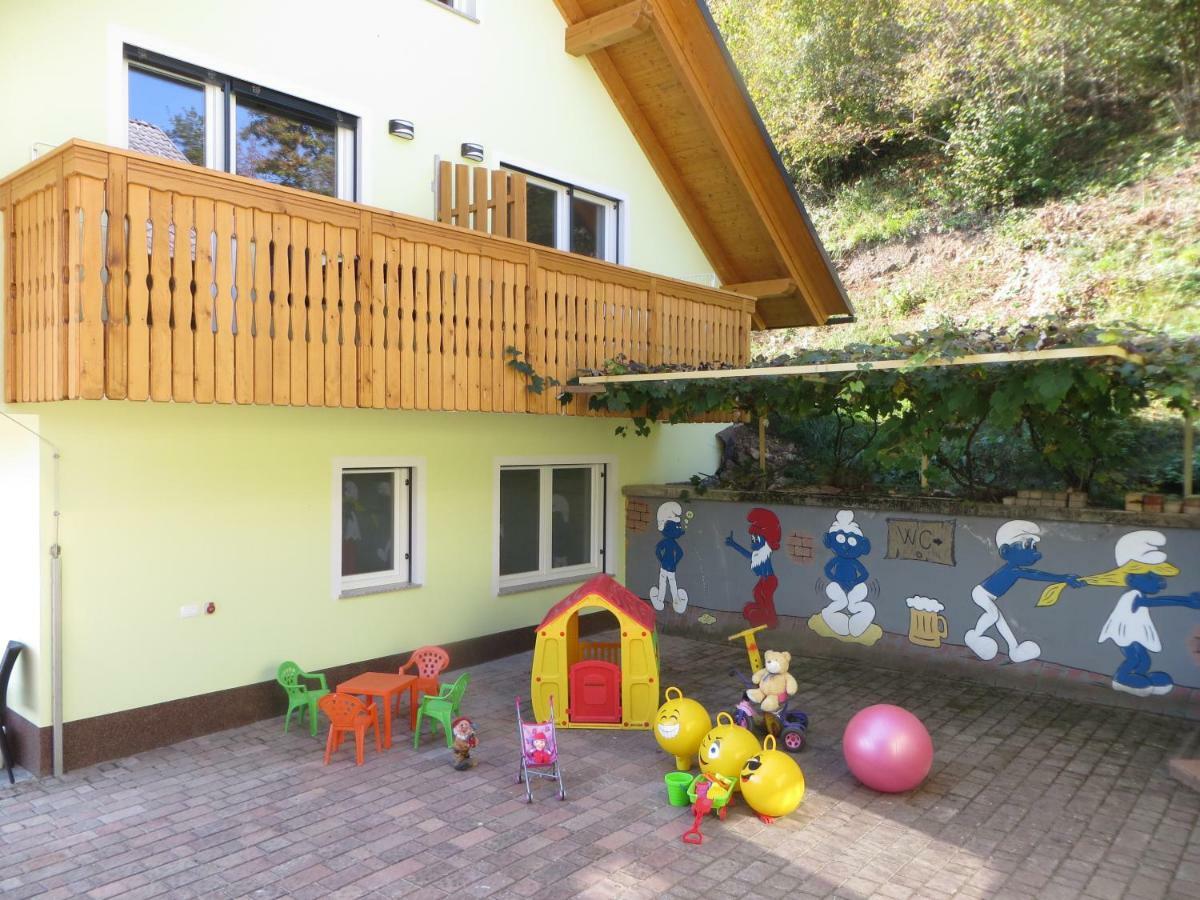 Apartments And Wellness Jelovca Радовлица Экстерьер фото